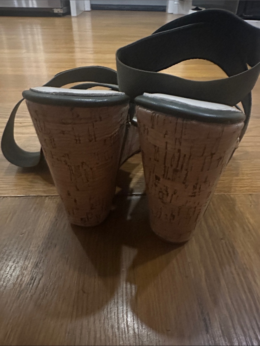 Women’s Olive Green Elastic Strap Cork Wedge Sandals - Picture 4 of 5